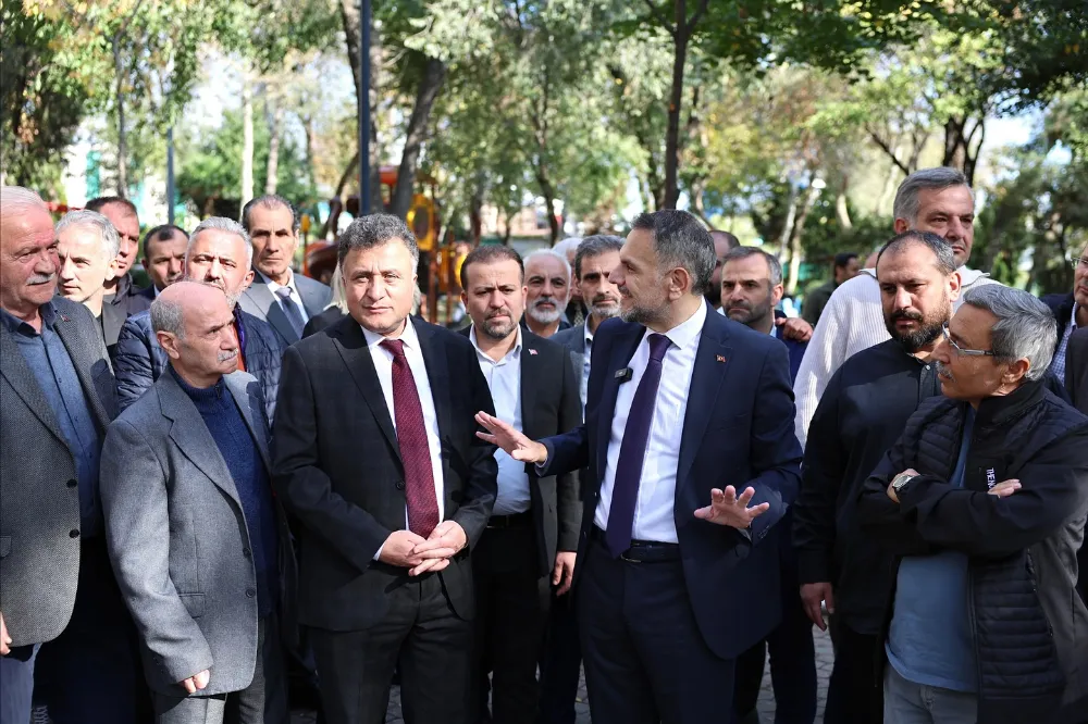 Belediye Başkanvekili Akın ve İlçe Başkanı Acar Parkları Analiz Etti…
