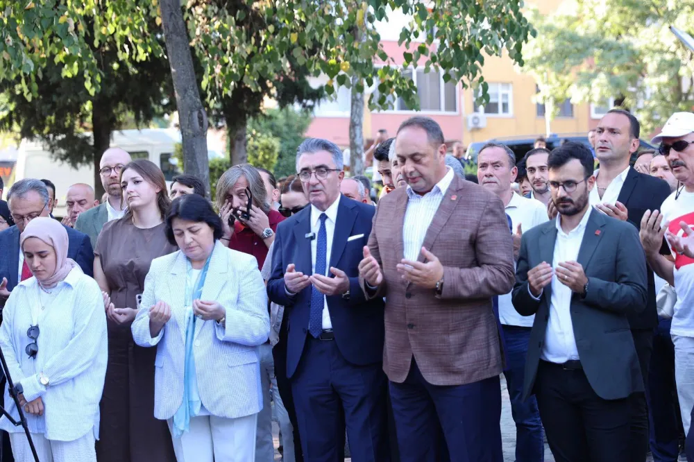 Merhum Dr. Sadık Ahmet Bayrampaşa’da Anıldı…
