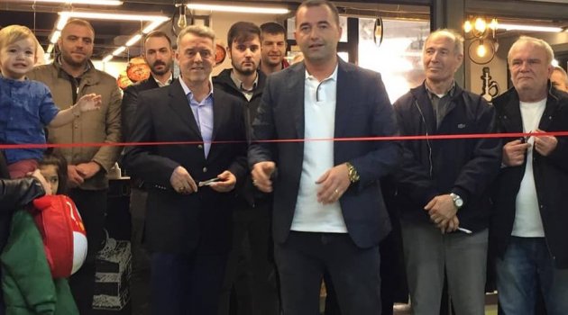 EĞİTMEN  ENİS ADEMOĞLU SPOR MAĞAZASI AÇTI